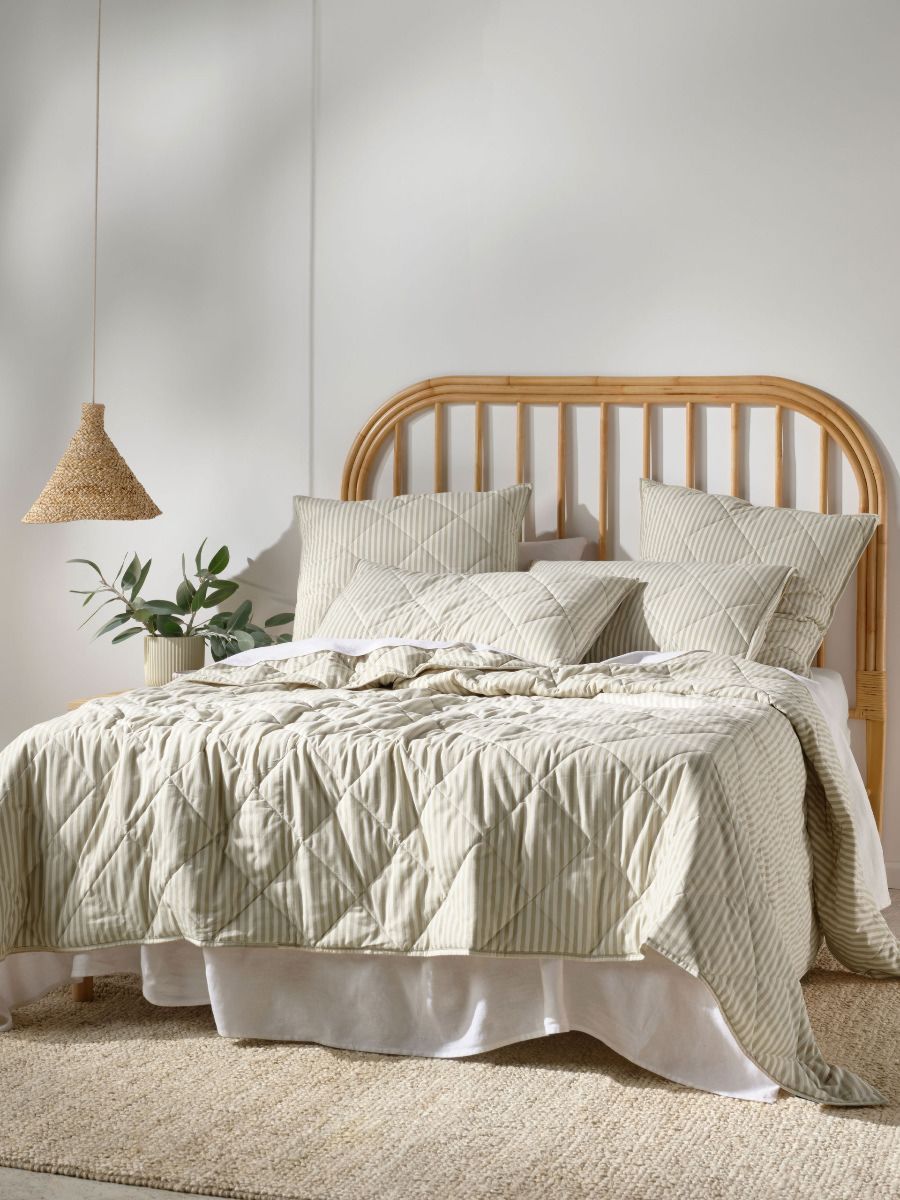 Classic Stripe Pebble Coverlet