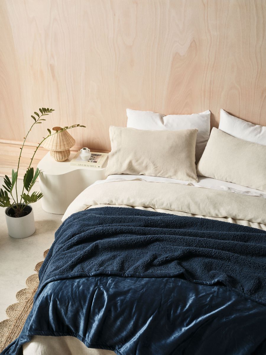 Sena Navy Blanket