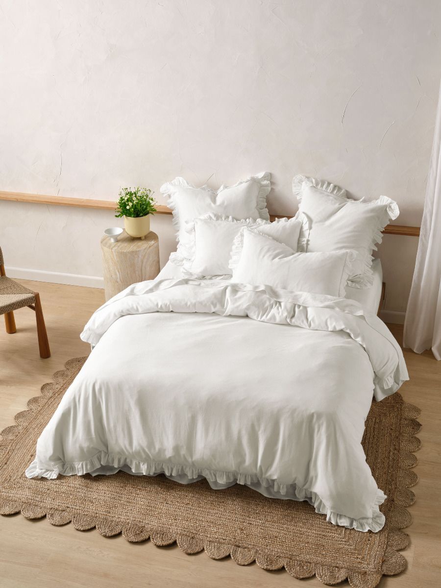Vintage Ruffle White Quilt Cover Set