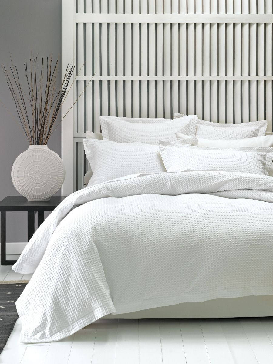 Deluxe Waffle White Quilt Cover Set