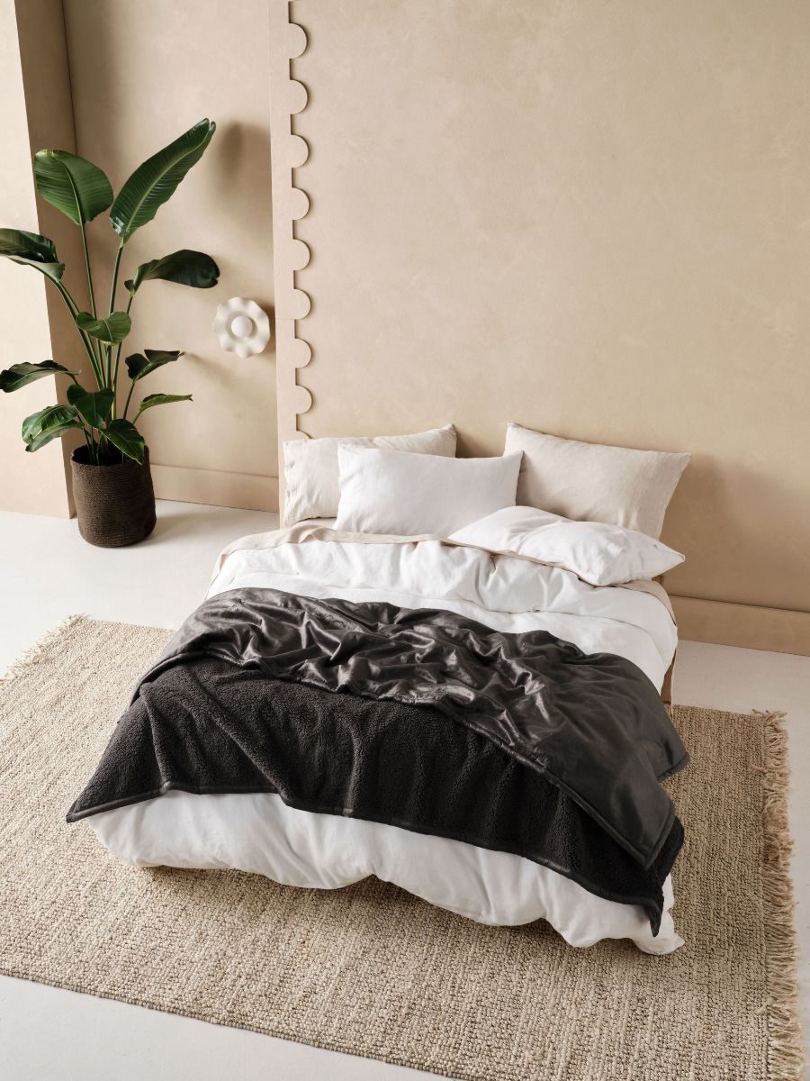 Sena Charcoal Blanket