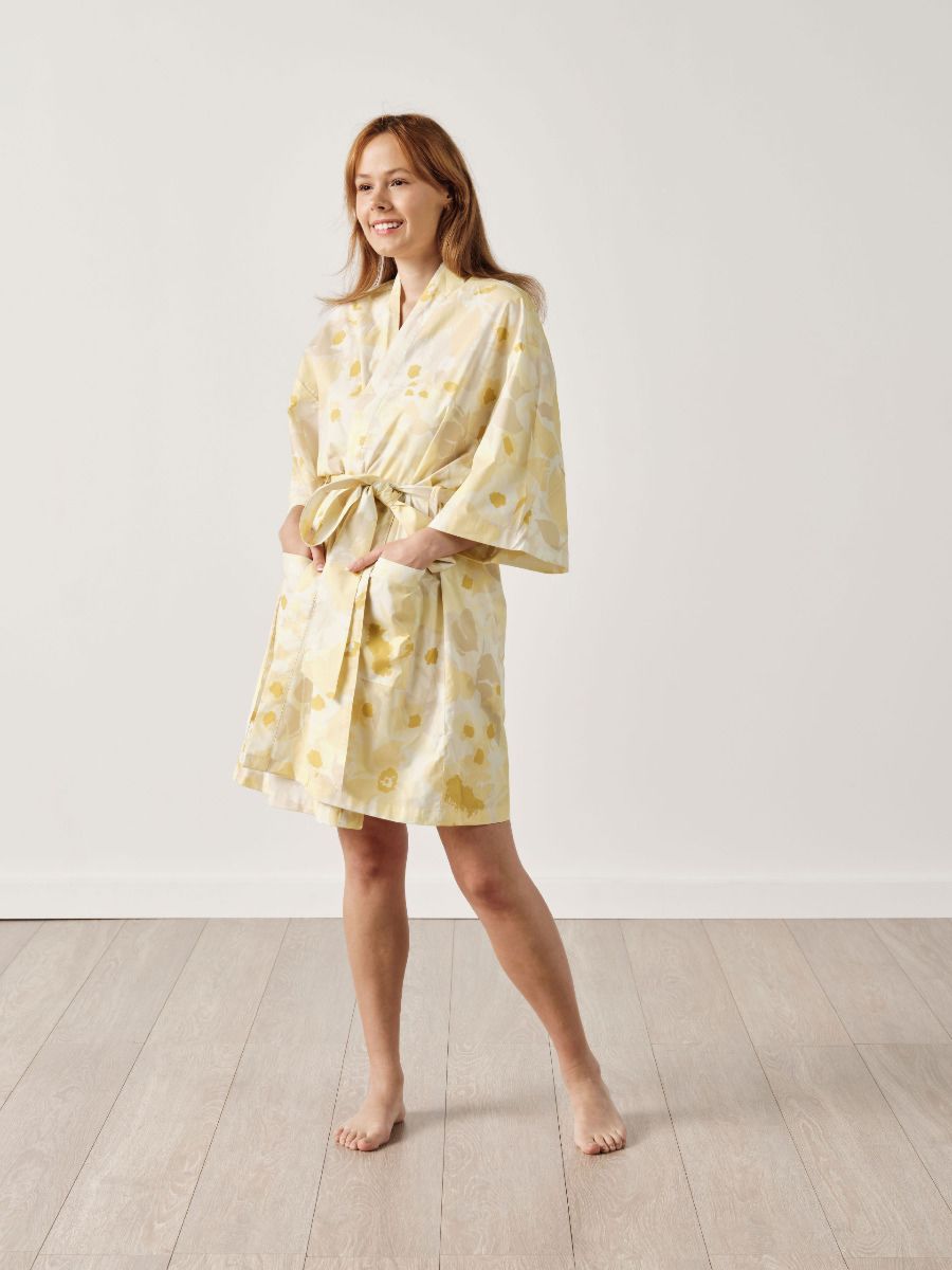 Daffodil Garden Short Robe