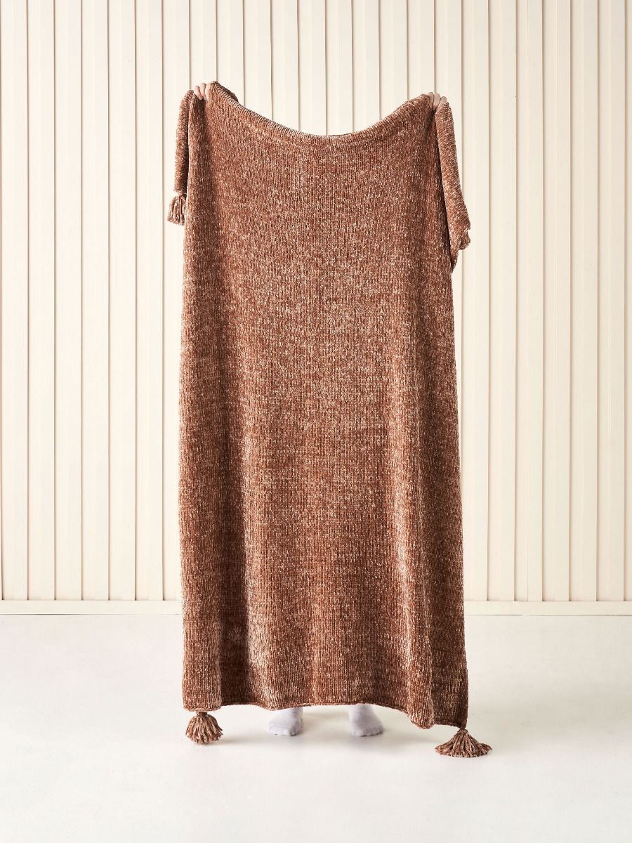 Hara Brandy Throw