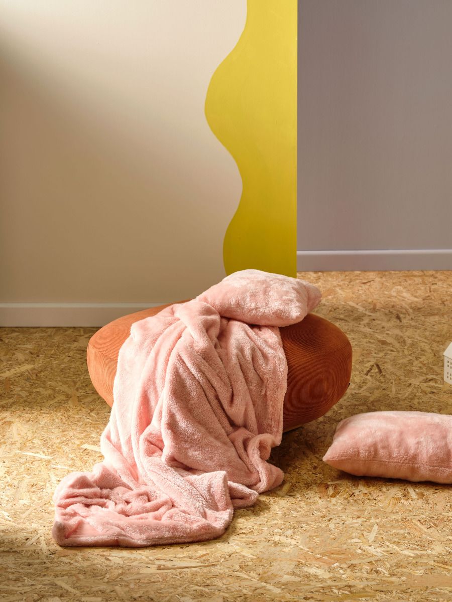Milly Soft Pink Throw